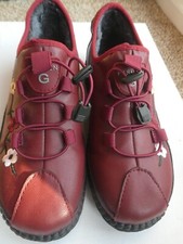 preowned ladies shoes fashion g red size 4.5 lovley shies red fur lined,.,
