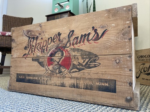 Vintage wooden fish crate - wooden,
