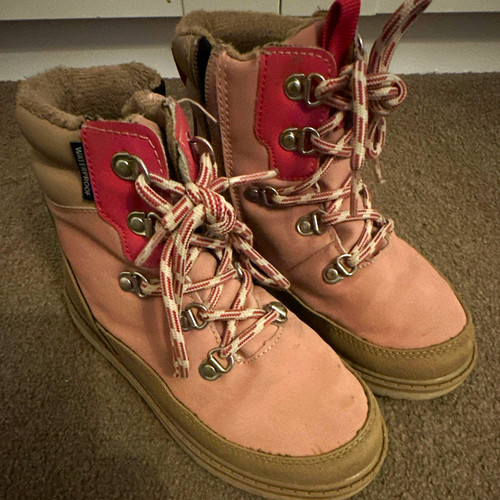 Girls pink waterprooflace up - pink,