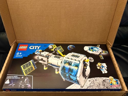 Lego city lunar space station - city,