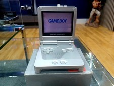 Nintendo Game Boy Advance SP