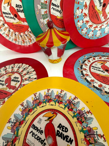 Red raven magic mirror - red,