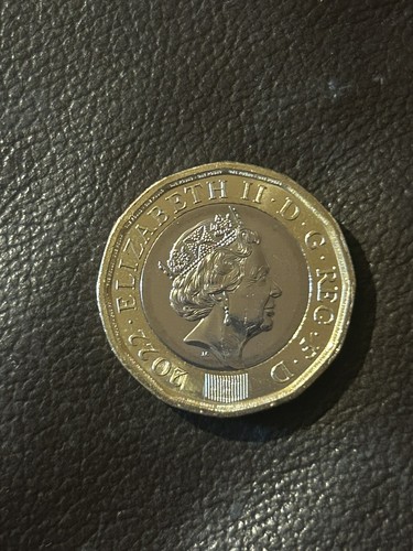 2022 pound coin four - £1,