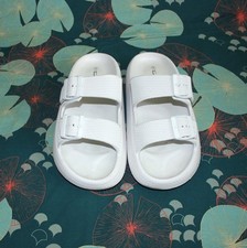 Thomas Calvi white textured