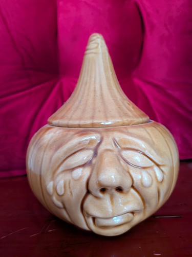 Crying onion pickeled onion