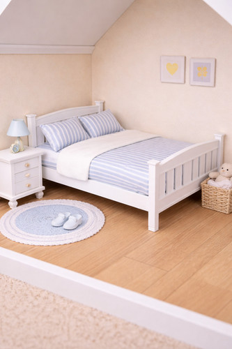 Scale dolls house - 1:12,