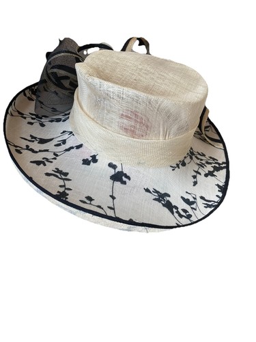 Debut black and - black, cream