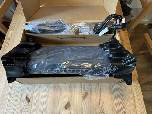 Juniper srx220 service gateway - srx220,