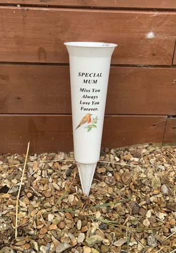 Robin spike memorial - robin,