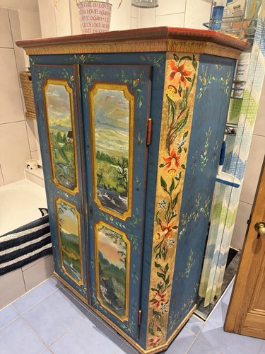 Armoir beautiful handpainted - armoir,