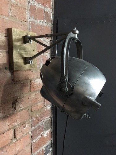 Single wall bracket for - wall,