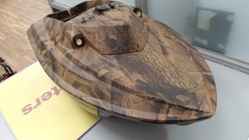 Future carping bait boat - carping,