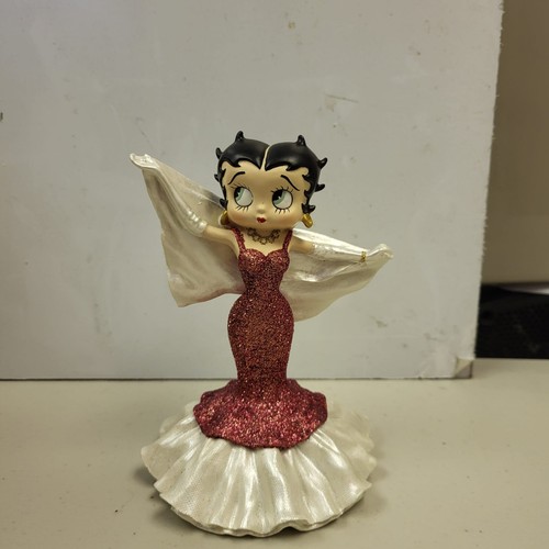 Betty boop showing off her - betty,