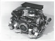1990 PORSCHE 911 3.3 TURBO ENGINE B/W PHOTOGRAPH