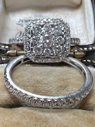 Stunning ernest jones18 carat - stunning,