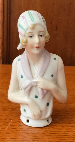 7cm art deco flappper - art,