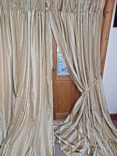 Gold silk curtains 104 - curtains., ea.