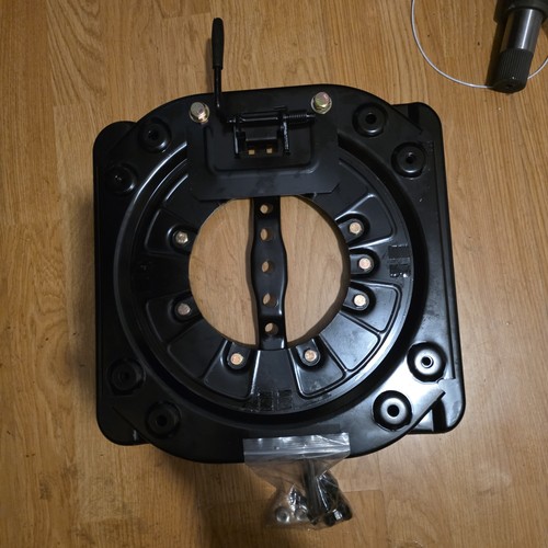 Universal swivel seat base - universal,