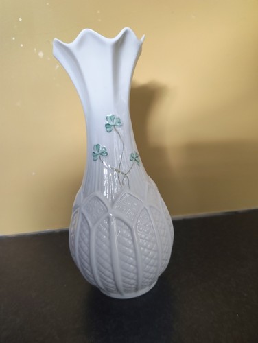 Belleek shamrock vase - vase, –