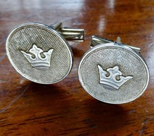 vintage textured cricle crown