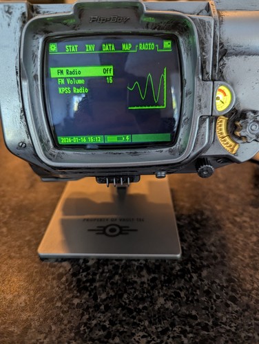 Hand fallout series pip boy - in, pip-boy