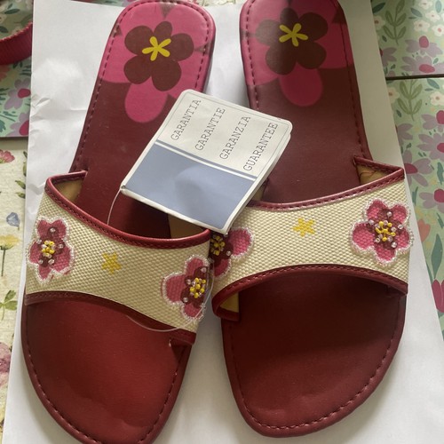 Burgundy and cream flip flops - cream,