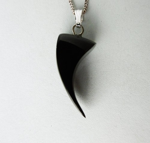 Whitby jet shark tooth - whitby, tooth"