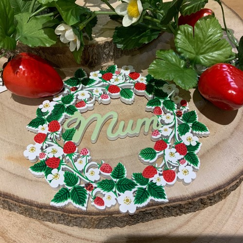 Wooden mum sign strawberry - wooden,