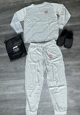 Brand New Qatar Airways Pyjamas, Slippers & Bag Business Class 2025 Issue Size M