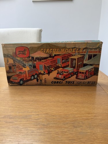 Corgi toys gift set - toys,
