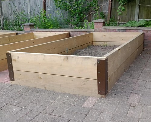 Timber railway sleeper bracket - railway,