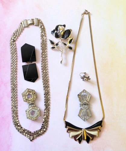 Vintage broken jewellery - broken,