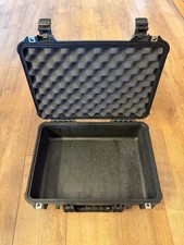 PELICAN  1500 PROTECTOR PELI CASE, Black, good condition, includes lid foam.  