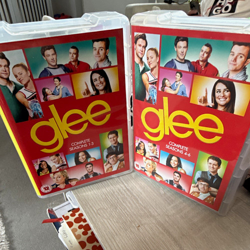 Glee dvd box set - box,