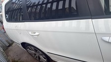 VOLKSWAGEN PASSAT 5DR