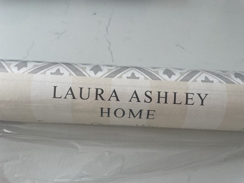 Laura ashley jones dove - ashley, mr