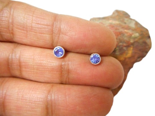 Small blue tanzanite - blue,