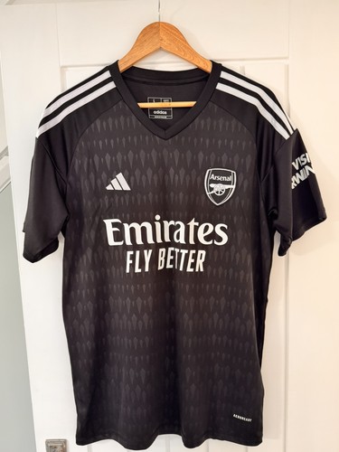 Arsenal goalkeeper black shirt - goalkeeper,