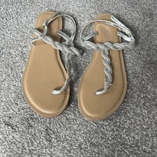 Women's Flat Sandals Size 4