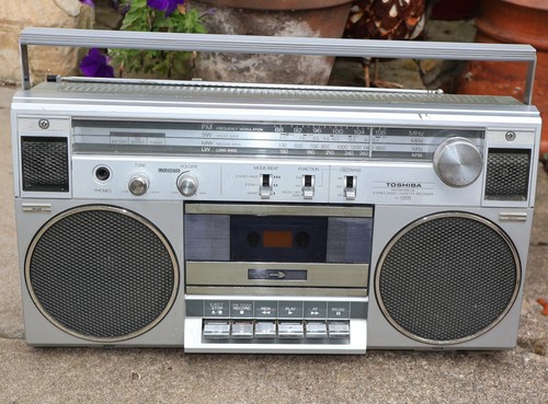 Vintage toshiba 120s radio - vintage,