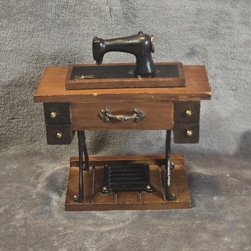 Vintage miniature sewing - vintage,