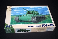 PST 1/72 Scale Kliment Voroshilov KV-1B Russian Heavy Tank Model Kit