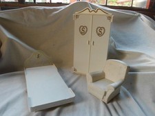 VINTAGE SINDY BED, WARDROBE &