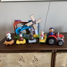 Hasbro Weebles Weebledown Farm