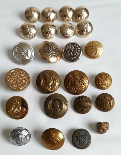Various military metal - 24,