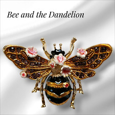 Large Bumble Bee Queen Bee Honey Bee With Summer Flowers Enamel Gold Tone Brooch