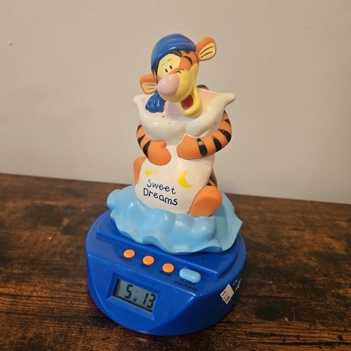 Winnie the pooh talking - talking, tigger