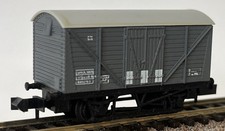 Trix Minitrix N Gauge Wagon - 12 Ton Grey Shocvan B852193 Van Rolling Stock
