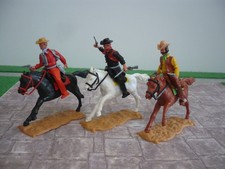 TIMPO WILD WEST  3 MOUNTED COWBOYS WITH WEAPONS TOY SOLDIERS