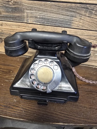 Art deco bakelite - art, pyramid